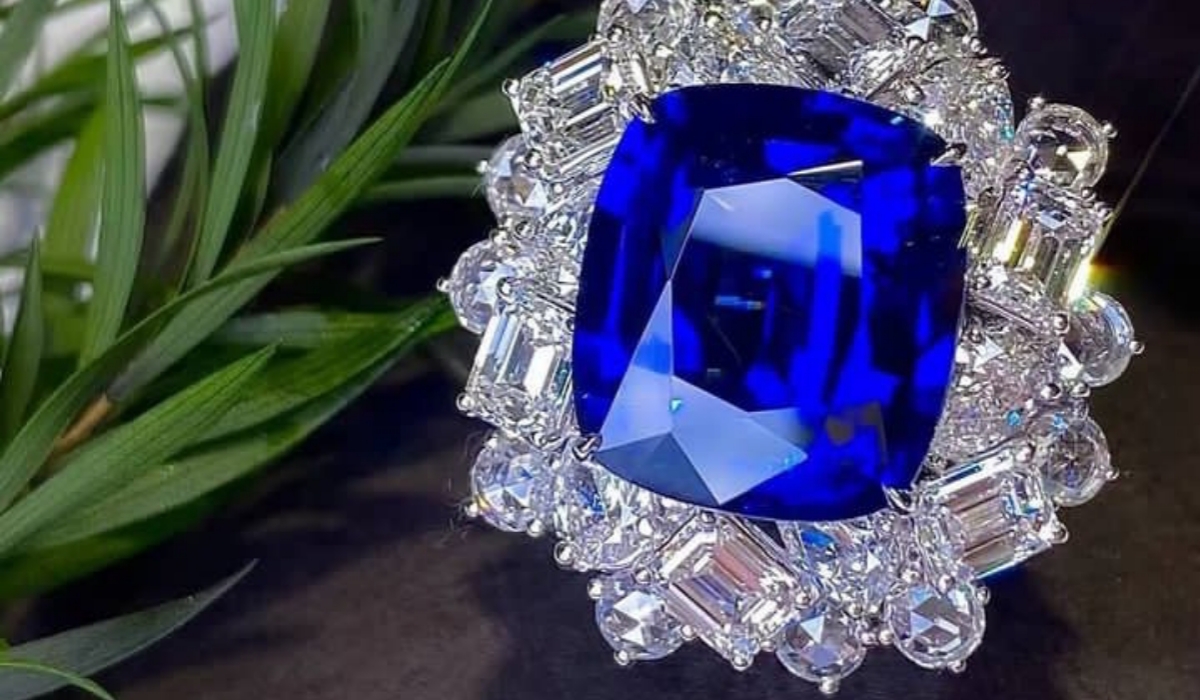 Konon! Royal Blue Sapphire: Batu Permata Biru Dipakai Para Raja Karena Ini? 