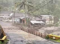 Jembatan Kali Glidik Hancur Diterjang Banjir Besar, Kabupaten Malang dan Lumajang Terjebak!