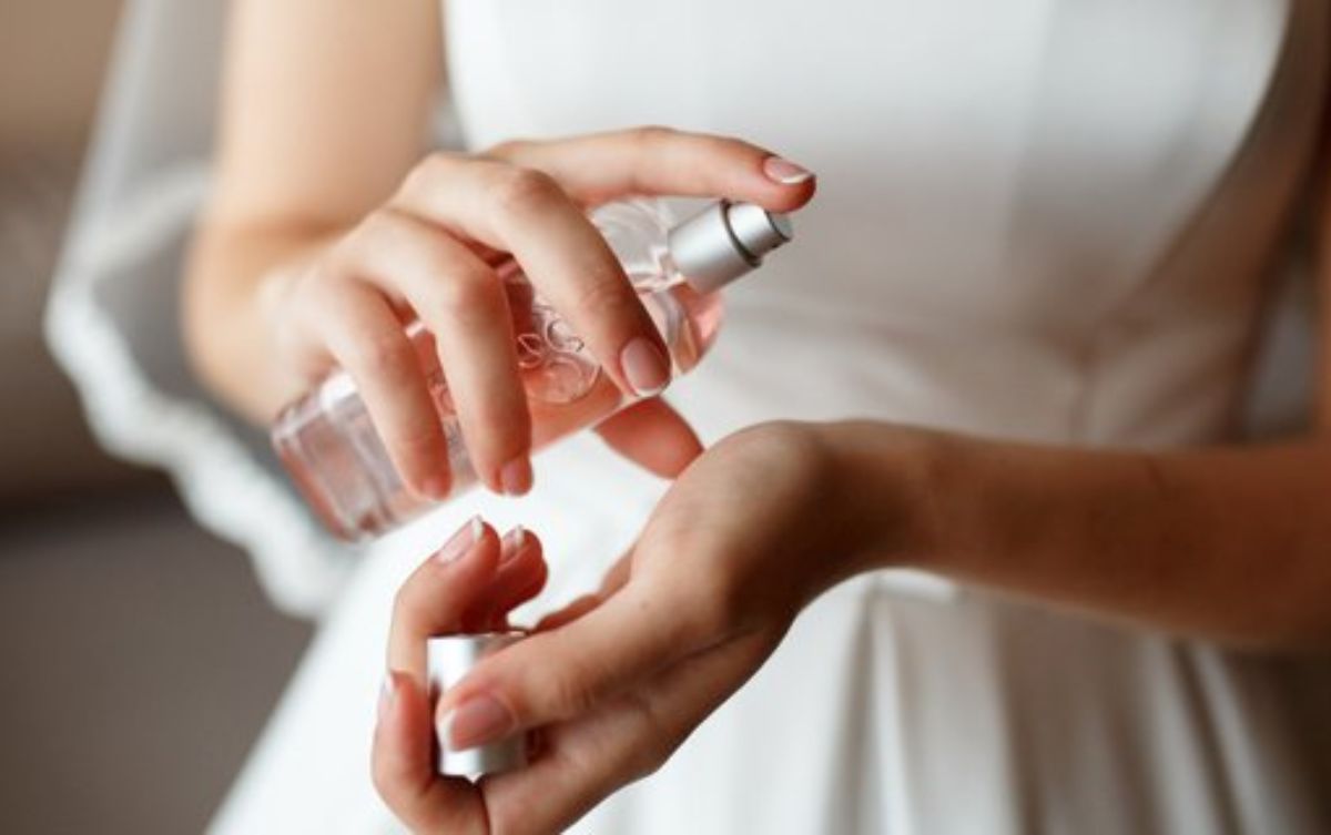 Rahasia Ketahanan Wangi Parfum Sepanjang Hari: Tips dan Trik Khusus untuk Wanita