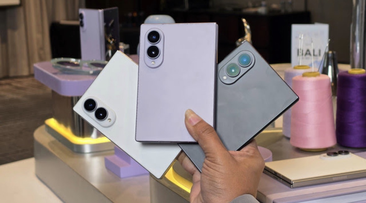 Permintaan Galaxy Z Fold 8 Melonjak Tajam, Pasokan Chip OLED Mulai Menipis