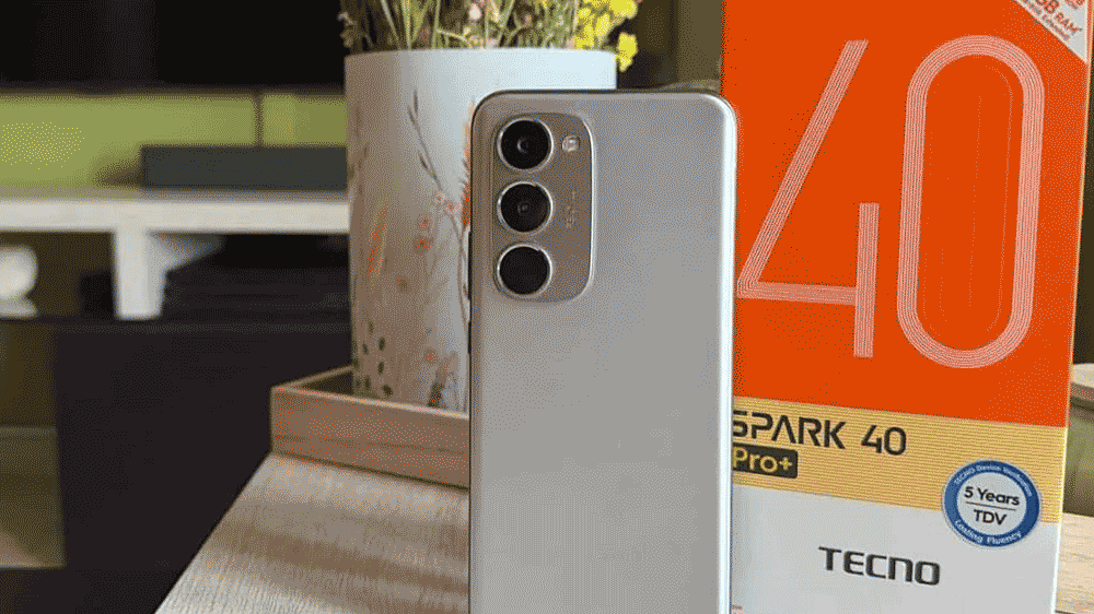 Tecno Spark 40 Pro Plus Definisi Baru HP 2 Jutaan Tipis, Curved, & Punya Wireless Charging!