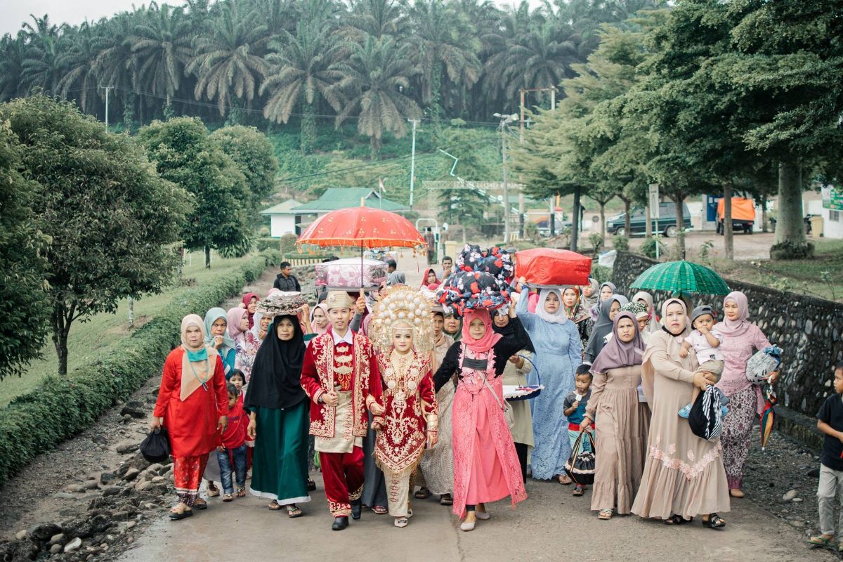 Unik Banget! Perjalanan Cinta dalam Keindahan Pernikahan Adat Minangkabau: Merayakan Tradisi yang Abadi!