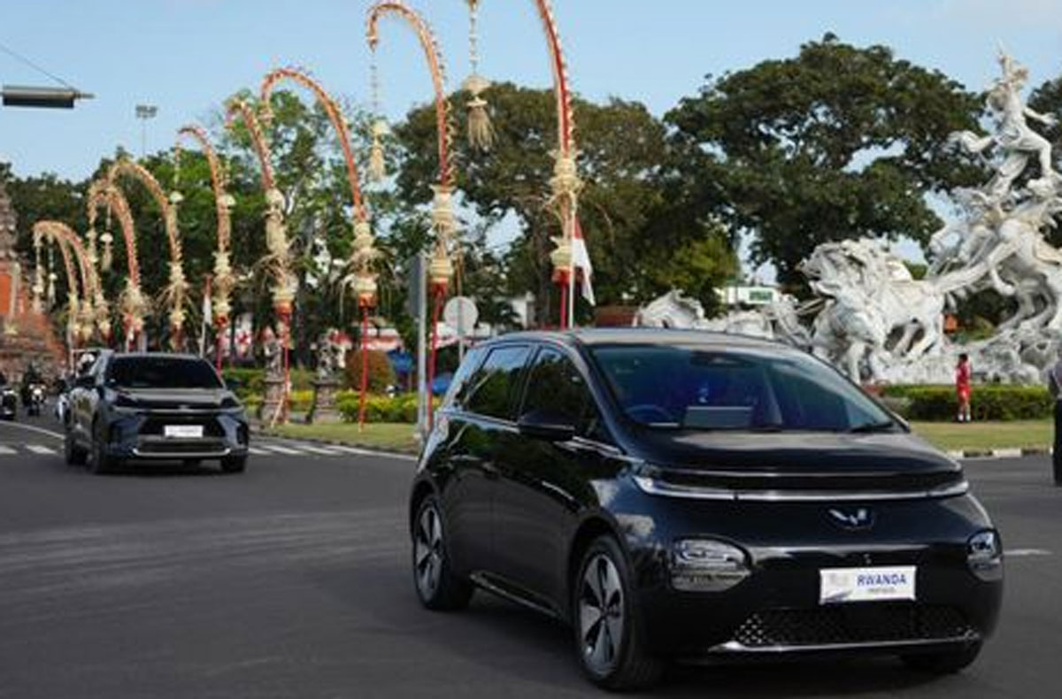 Ratusan Unit Mobil Listrik Wuling Berjaya dalam Acara Kenegaraan Internasional di Bali