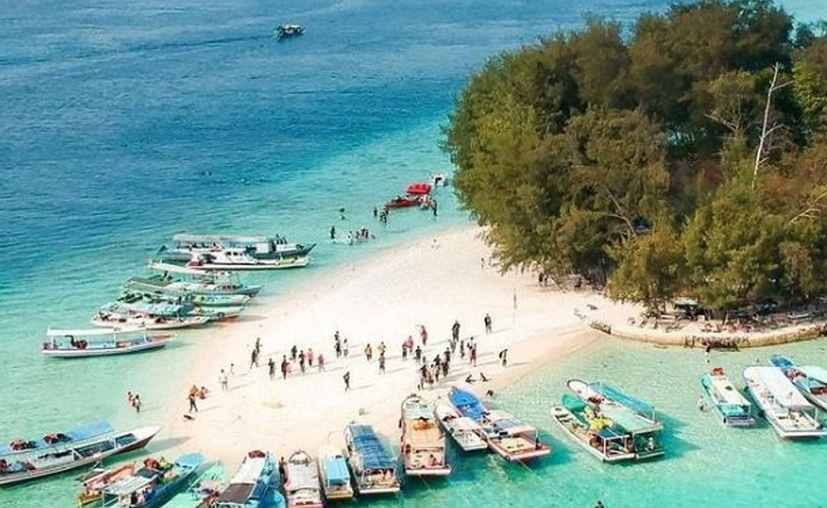 Rasakan Sensasi Wisata Bak di Pulau Pribadi di Pulau Dolphin, Kepulauan Seribu