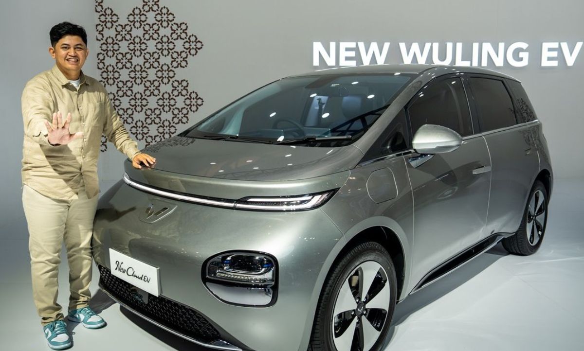 Ini Lho! Wuling Cloud EV 2025 Hadir dengan Fitur Canggih, Pilihan Warna Makin Eksklusif Nih!