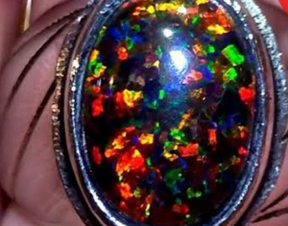 Jangan Tertipu! Ini Ciri Lengkap Batu Kalimaya Asli dari Banten