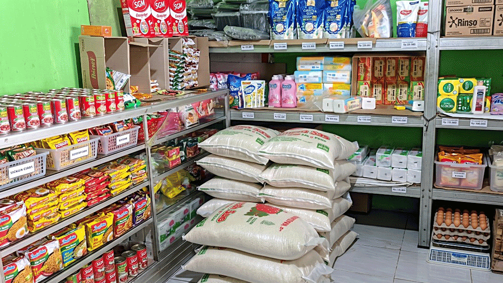 Dari Warung Sederhana Jadi Andalan Warga, Kisah Niken Naik Kelas Bersama Holding Ultra Mikro BRI
