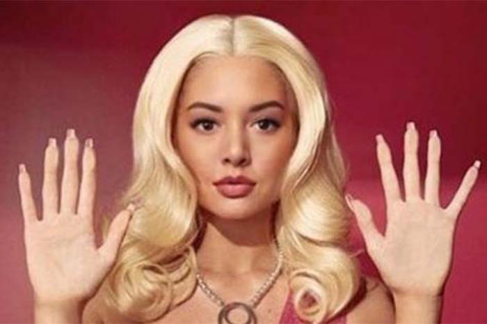 Aurelie Moeremans Menggebrak Media Sosial dengan Penampilan Cosplay Barbie yang Memukau!