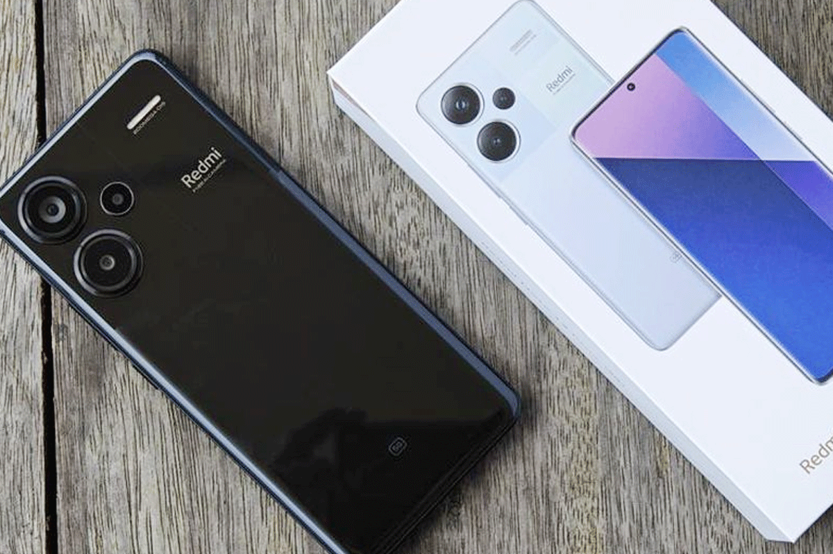 Desain Mewah Redmi Note 13 Pro+ 5G: Ponsel Ini Nggak Hanya Cantik tapi Juga Super Nyaman Digenggam!