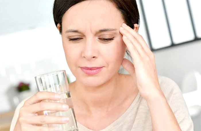 Jangan Anggap Sepele! Air Putih Tak Hanya Cegah Dehidrasi, Tapi Juga Efektif Dalam Mencegah Sakit Kepala