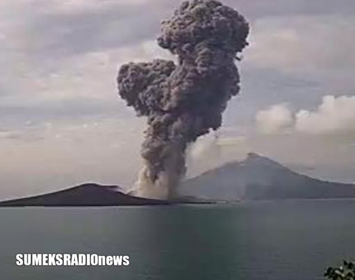 Gunung Anak Krakatau Meletus Berkali-kali Juni 2023 dengan Abu Vulkanik Menggemparkan