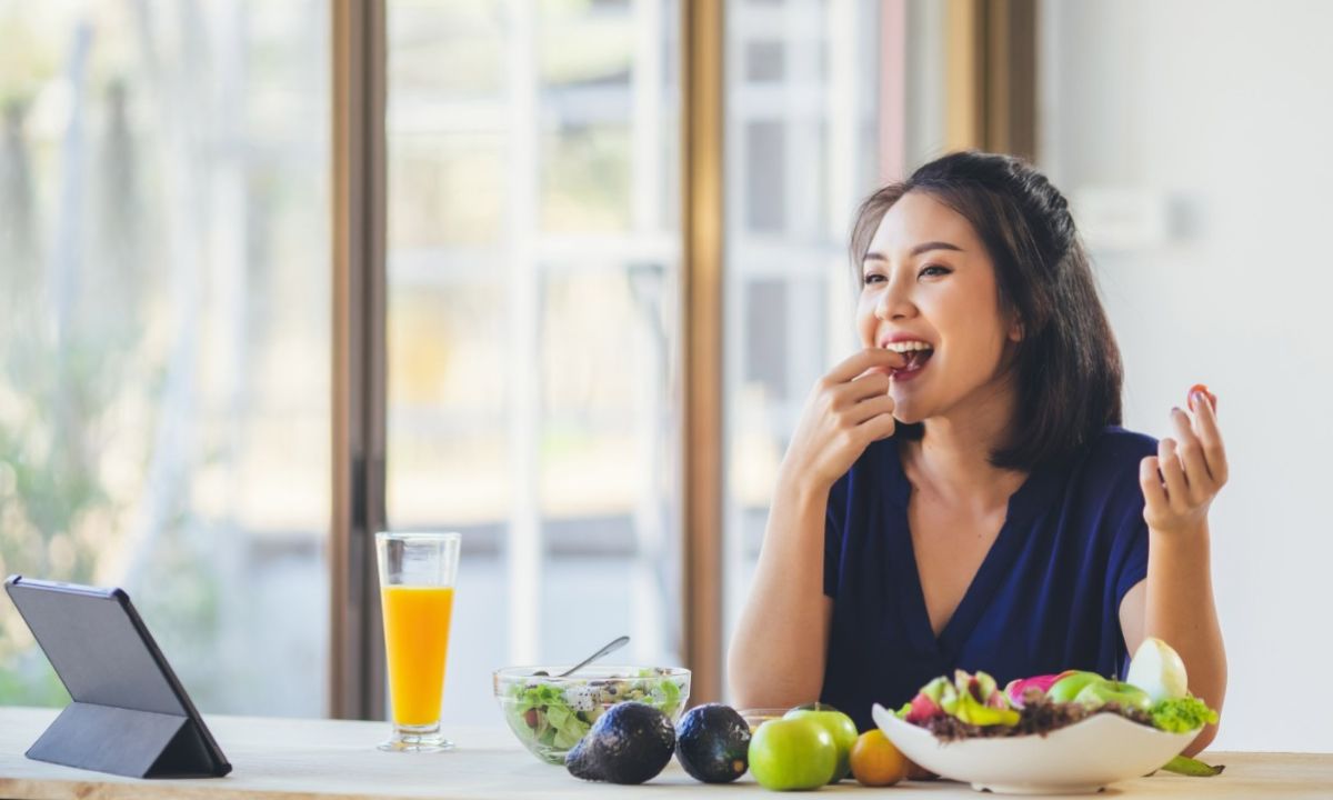 Mengapa Wanita Harus Mulai Mengatur Pola Makan Sehat Sekarang?