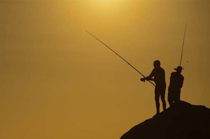 Viral! Aksi Nekat Remaja Melempar Bocah ke Dalam Bendungan Saat Mancing di Balikpapan