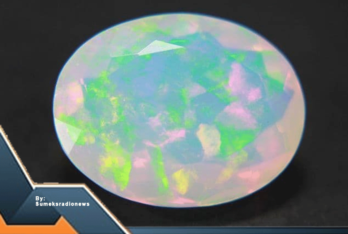 Glow Up! Pearlescent Opal: Kilau Mutiara Mewarnai Tren Perhiasan di Tahun 2024