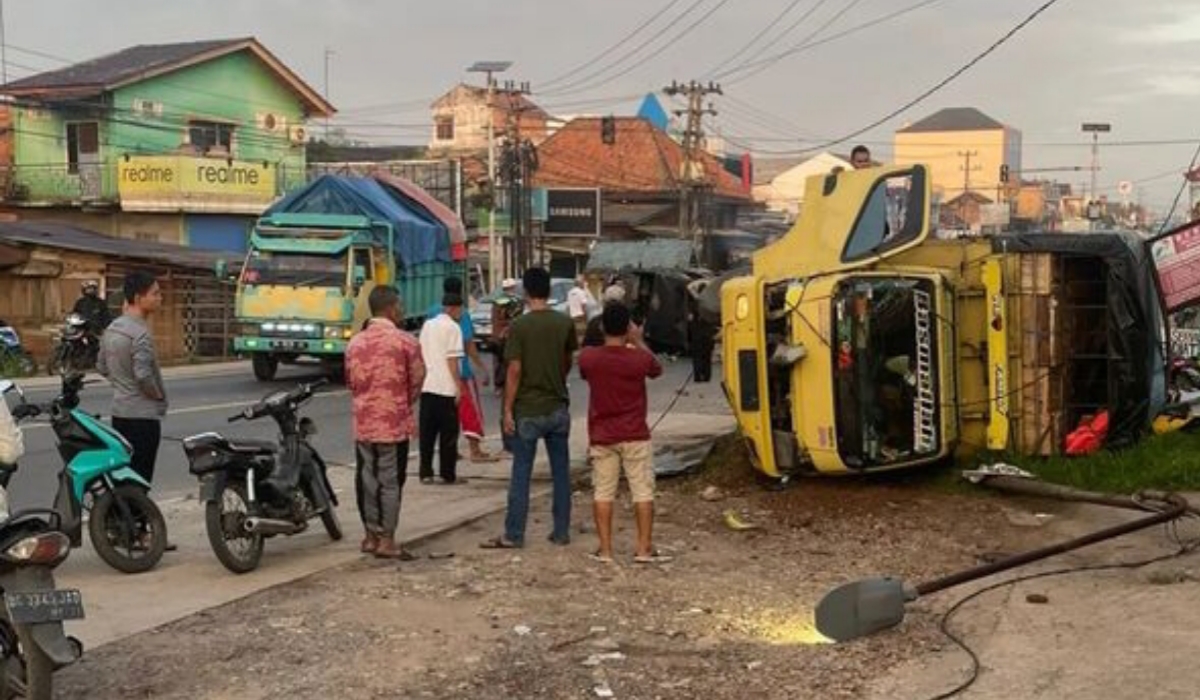 Kecelakaan di KM. 46 Palembang - Jambi Polres Banyuasin Tindak Arus Lalu Lintas 