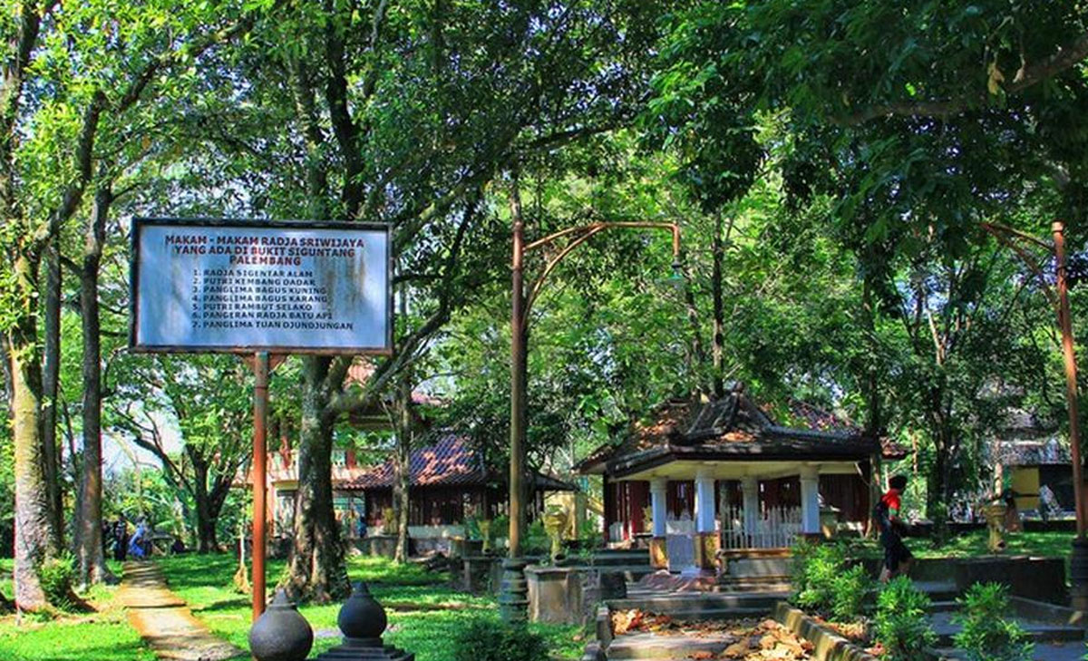 Menelusuri Jejak Sejarah di Bukit Siguntang: Wisata Bersejarah di Palembang