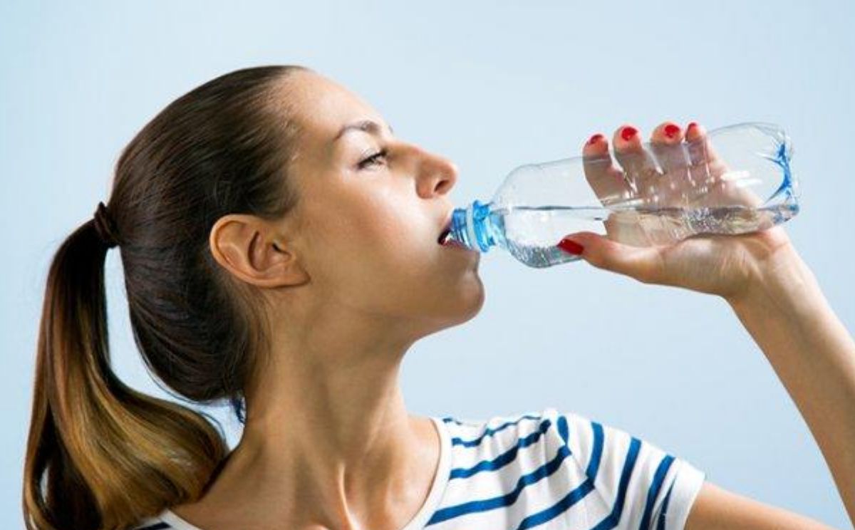 Luar Biasa! Manfaat Minum Air Putih bagi Kesehatan: Inilah Pentingnya Hidrasi yang Optimal