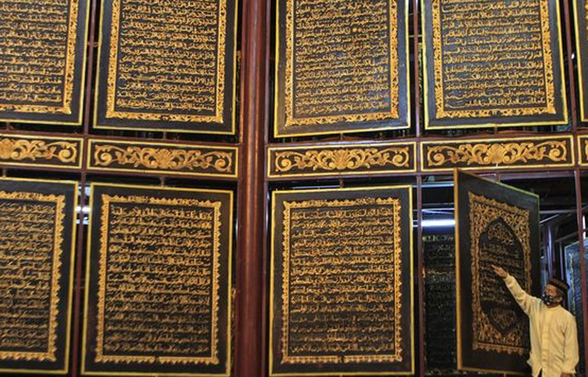 Keindahan Al-Quran Akbar di Gandus, Palembang: Wisata Religi yang Menginspirasi