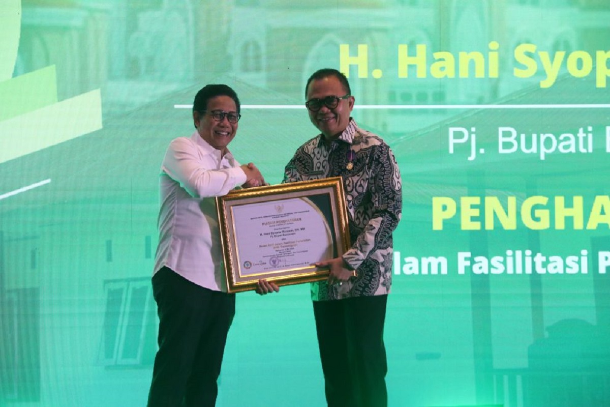 PJ Bupati Banyuasin Terima Penghargaan Fasilitator Penerbitan Sertifikat SHM