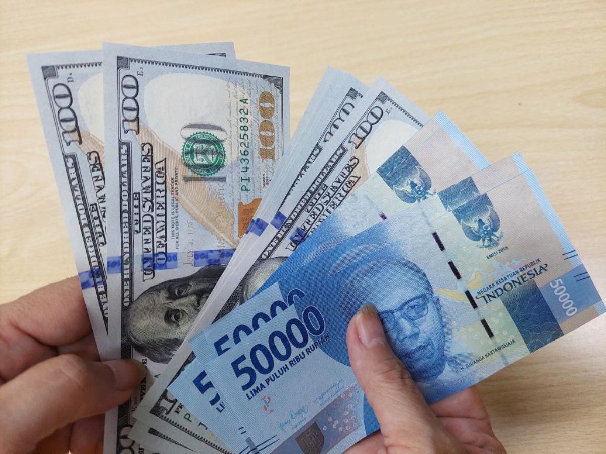 Rupiah Perkasa, Dolar AS Terpuruk: Kilas Balik Pagi Yang Mengejutkan di Pasar Mata Uang!