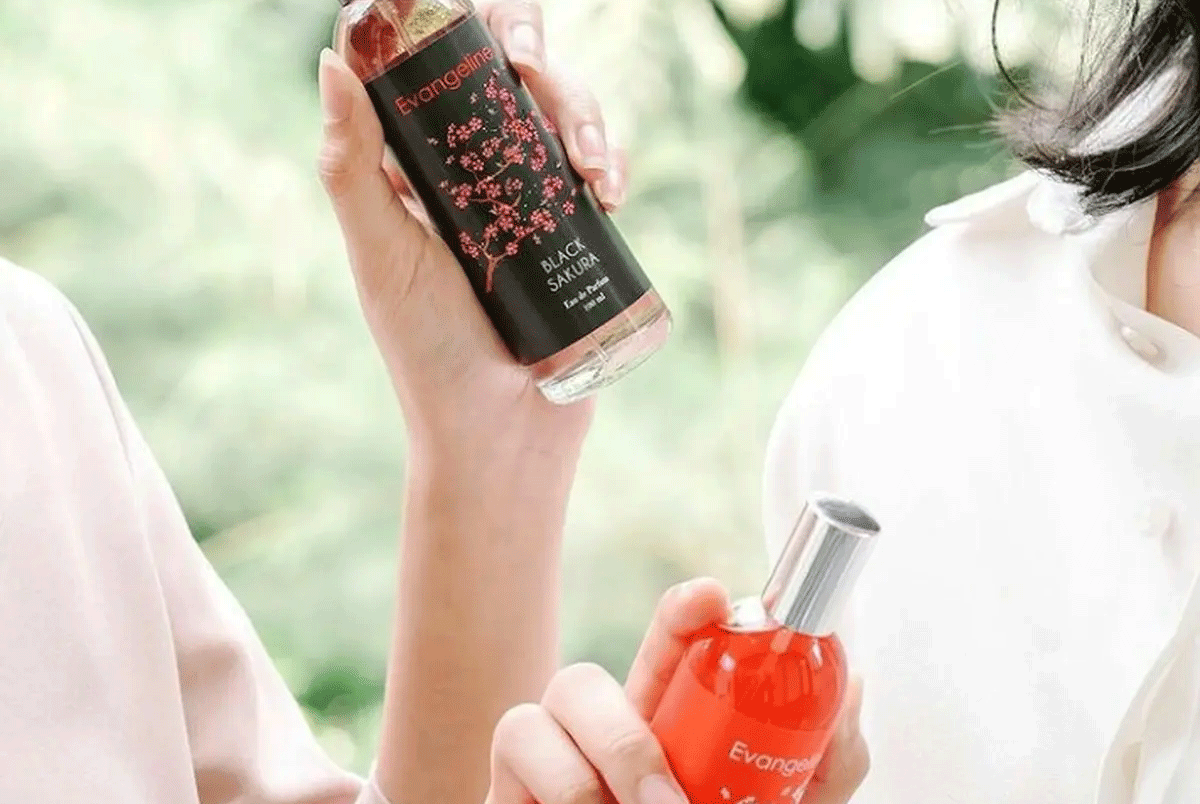 Jangan Lewatkan! Evangeline Black Sakura – Parfum yang Bakal Jadi Teman Setia Kamu