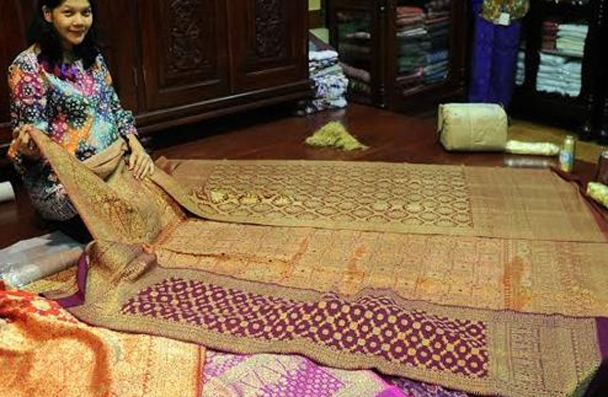 Kawasan Pengerajin Kain 35 Ilir: Surga Belanja Kain Songket di Palembang