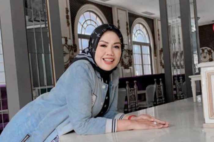 Kisah Cinta Ulfi Damayanti, Putri Elly Sugigi, Menyongsong Pernikahan dengan Pria TNI AL