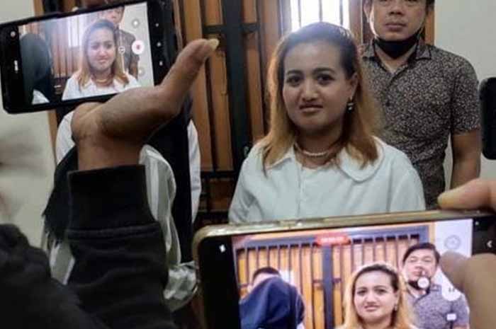 Selebgram Lina Mukherjee Divonis 2 Tahun Penjara dan Denda Rp 250 Juta Terkait Konten Kontroversial