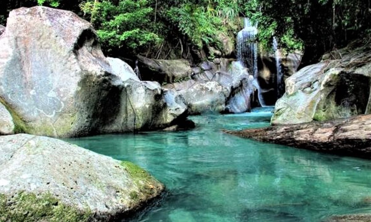 Ingin Berlibur Tapi Bingung Kemana? Kesini Aja Nih Air Terjun Nyarai Pesona Alam Tersembunyi di Sumatra Barat!