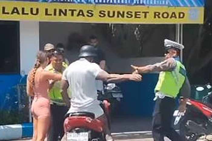 Drama Bule di Bali: Aksi Dorong Polisi Saat Ditilang Membuat Viral di Media Sosial 