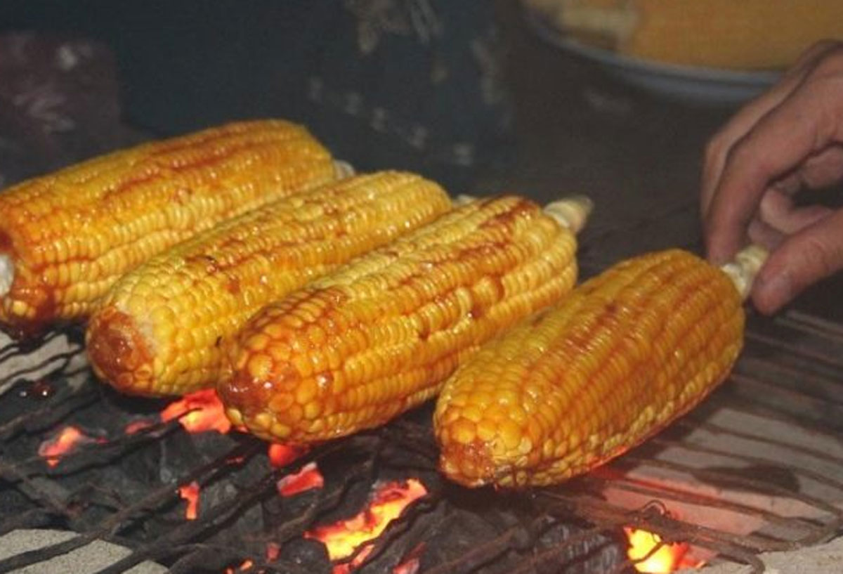 Meriahkan Malam Tahun Baru dengan Makanan Khas Nusantara: Jagung Bakar hingga Sate