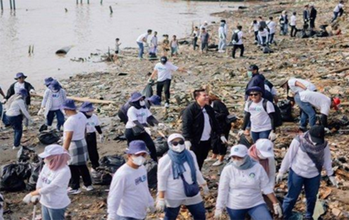 PT Pegadaian dan Nadia Mulya Memimpin Program Memilah Sampah Menabung Emas di Palembang