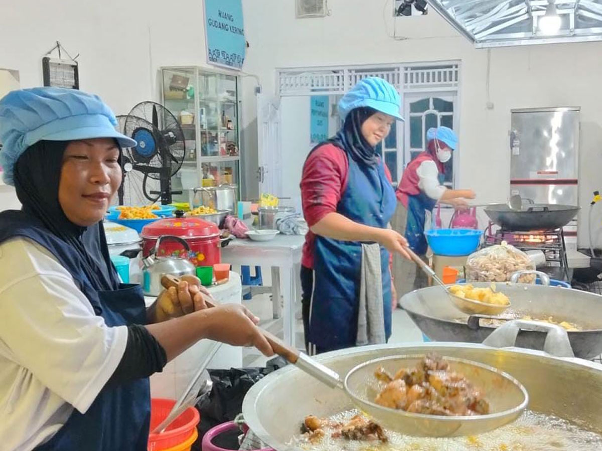 Kolaborasi BRI dan Pemerintah Antar Wiwin Sukses Besarkan Usaha Catering Lokal