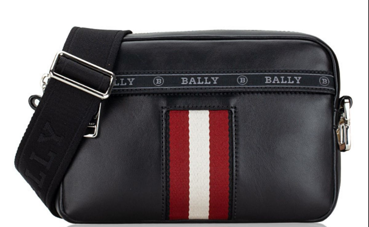 Wow! Kombinasi Sempurna antara Kualitas & Desain: Inilah Bally Men Leather Crossbody Black