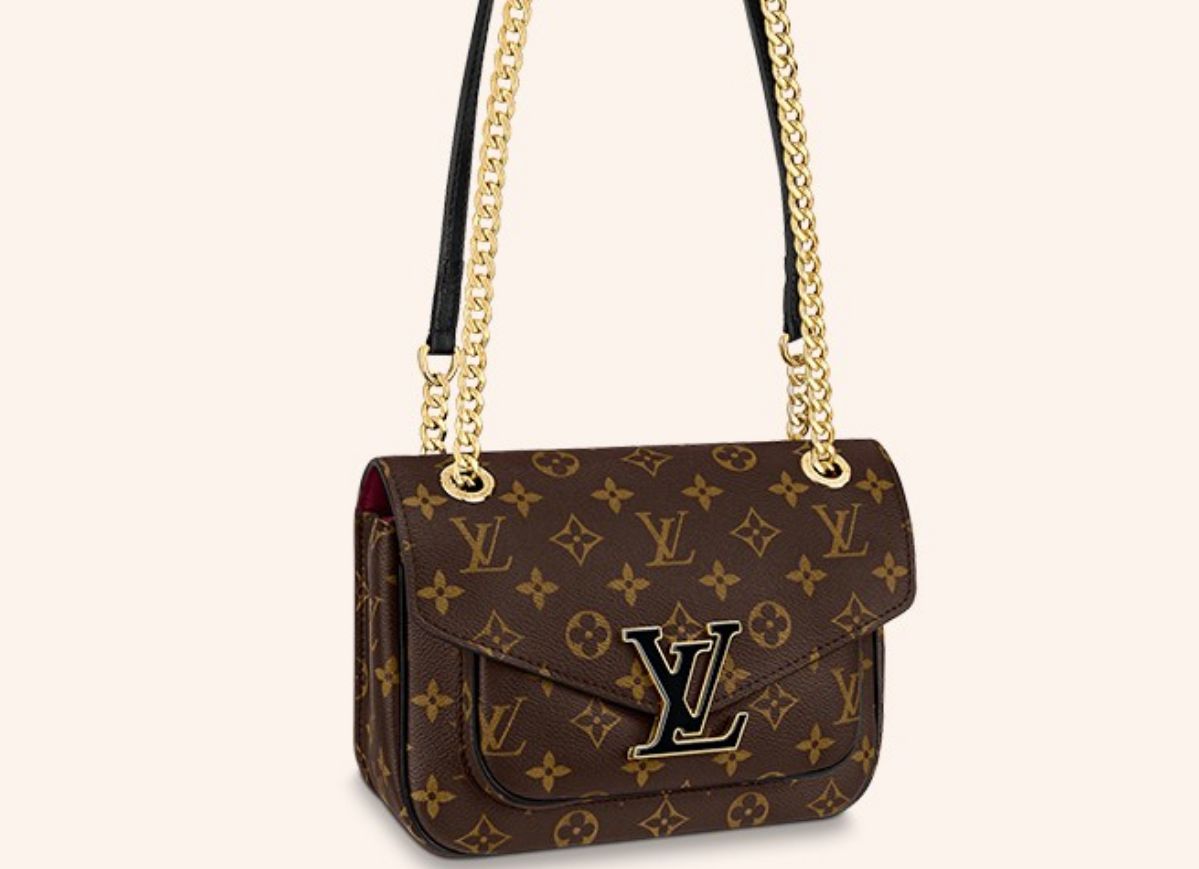 Memiliki Gaya Kasual yang Mewah Lho! Inilah Tas LV Louis Vuitton Passy Monogram