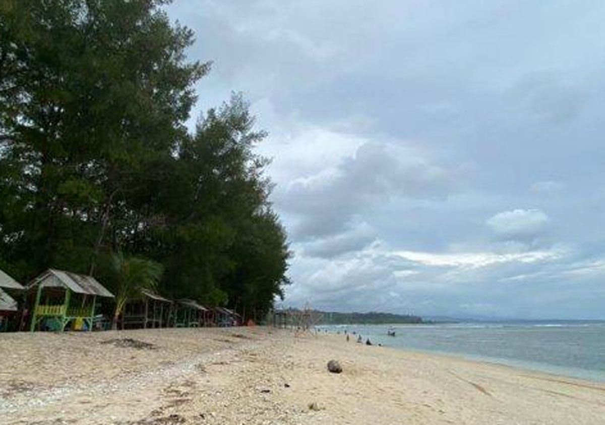 Healing di Pantai Laguna Samudra: Destinasi Favorit di Bengkulu