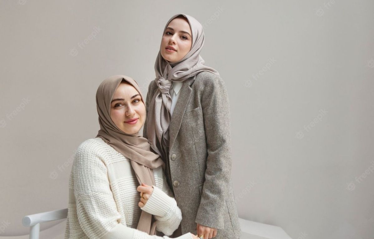 Ini Lho Inspirasi OOTD Hijab Simple untuk Hangout: 4 Gaya Kekinian yang Wajib Dicoba!