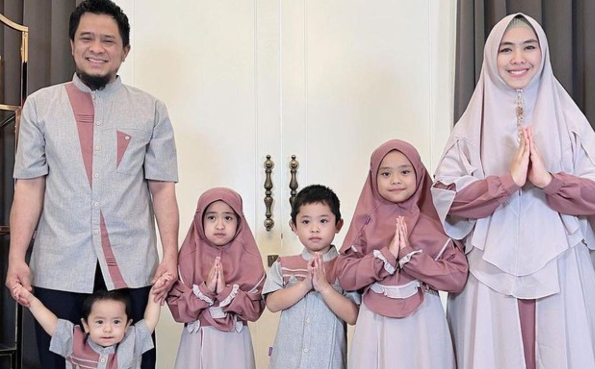 Oki Setiana Dewi Ungkap Biaya Sekolah Anak di Mesir: Hanya Rp25 Juta! Lebih Murah dari Indonesia?