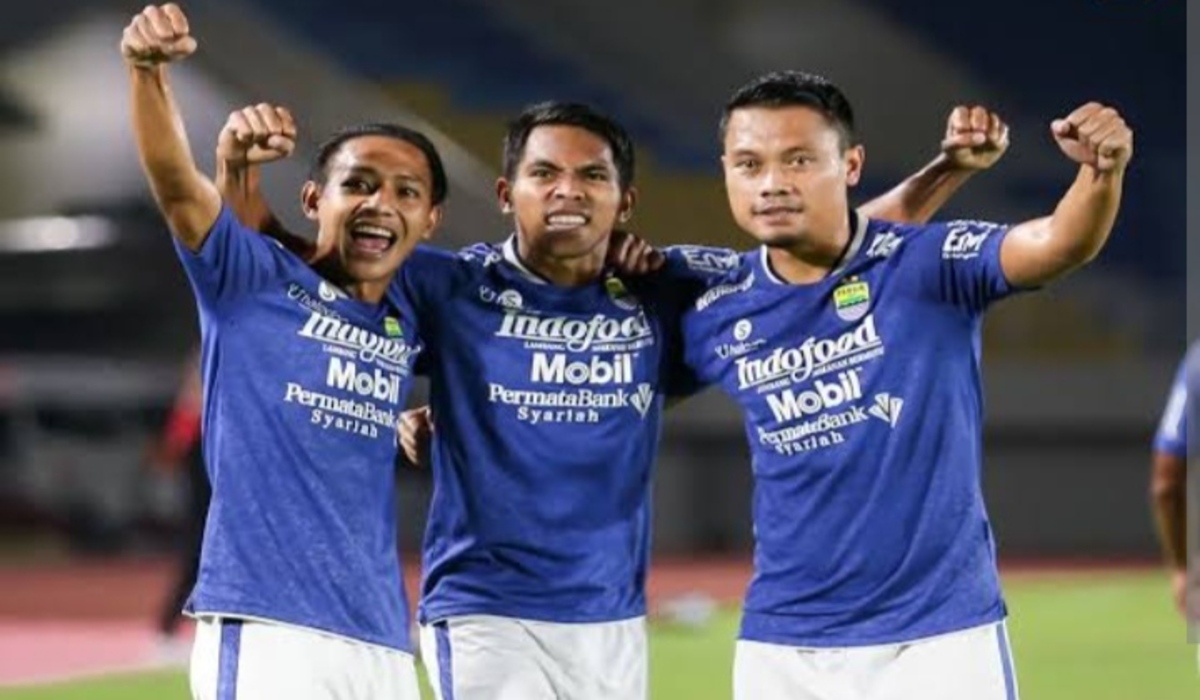 Saksikan! Laga Seru di Liga 1: Persib Bandung vs. Arema FC Pukul 15.00 WIB Hari Ini