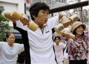 Gerakan 3 Menit yang Mengejutkan: Rahasia Usia 100 Tahun Lebih ala Warga Jepang!