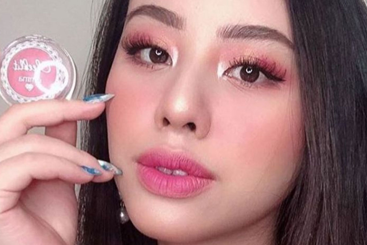 Mengapa Blush On Harus Lebih Menonjol di Foto: Rahasia Tampil Fotogenik