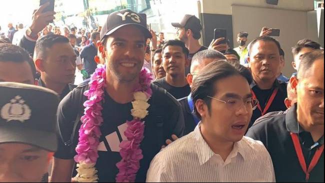 Puluhan Fans AC Milan Milanisti Indonesia, Sambut Kaka di Bandara Suekarno-Hatta