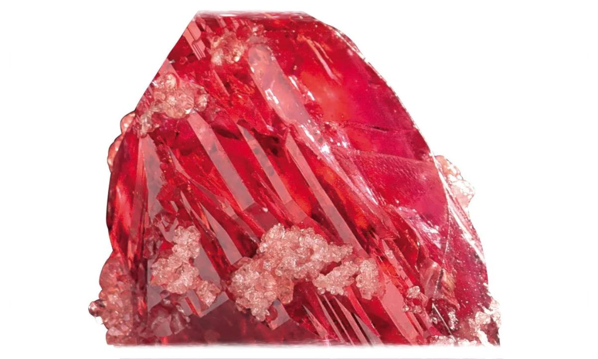 Desainer Perhiasan Terinspirasi: Padparadscha Sapphire sebagai Bahan Kreatif Utama