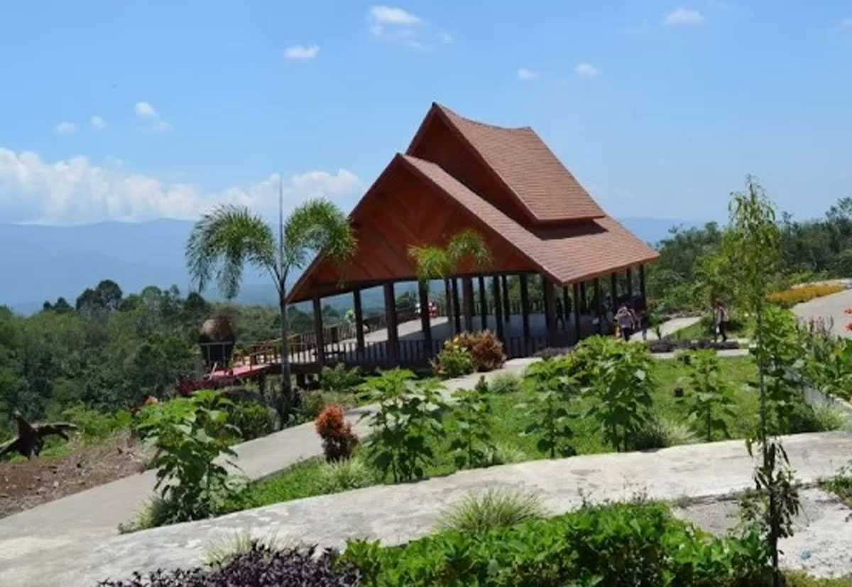 Dempo Park: Pesona Taman Bunga di Kaki Gunung Dempo