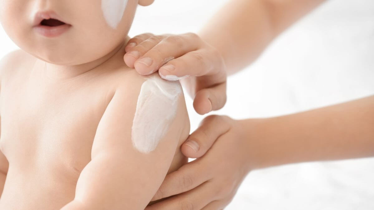 Moms, Harus Tahu! Mengapa Bayi Membutuhkan Skincare, Ada beberapa Alasan?