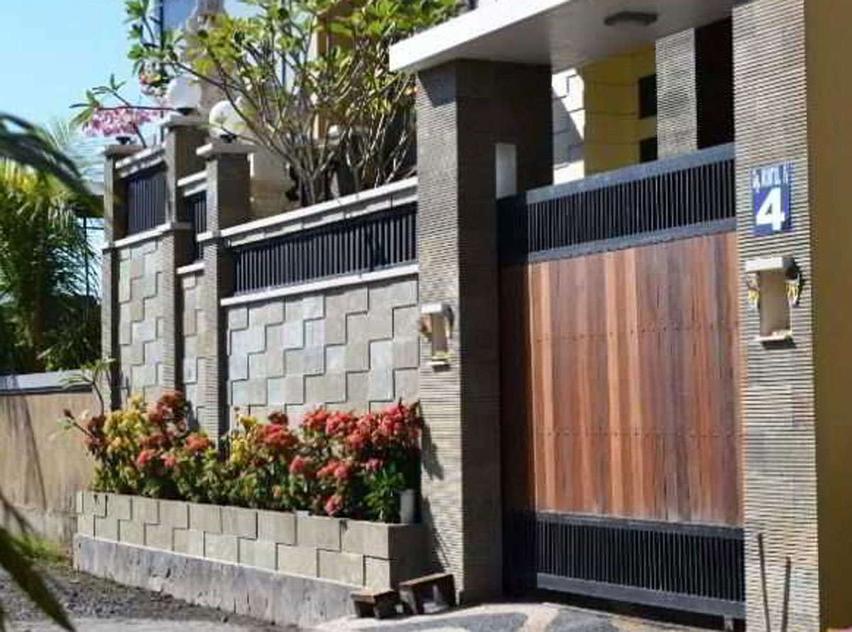 Sentuhan Batu Alam, Pagar Minimalis Bernuansa Alami yang Menguatkan Karakter Hunian