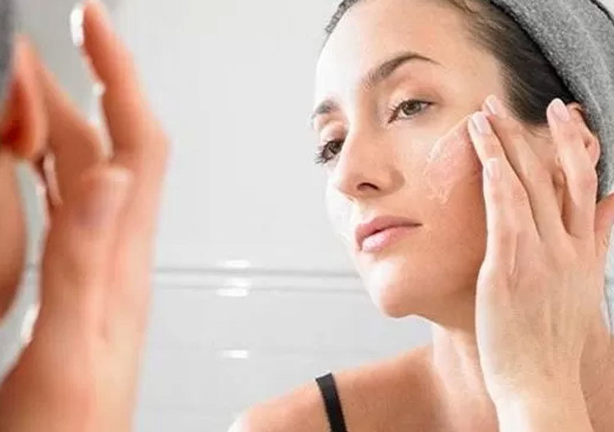 Moisturizer: Rahasia Kulit Lembap dan Bercahaya Saat Bangun Tidur