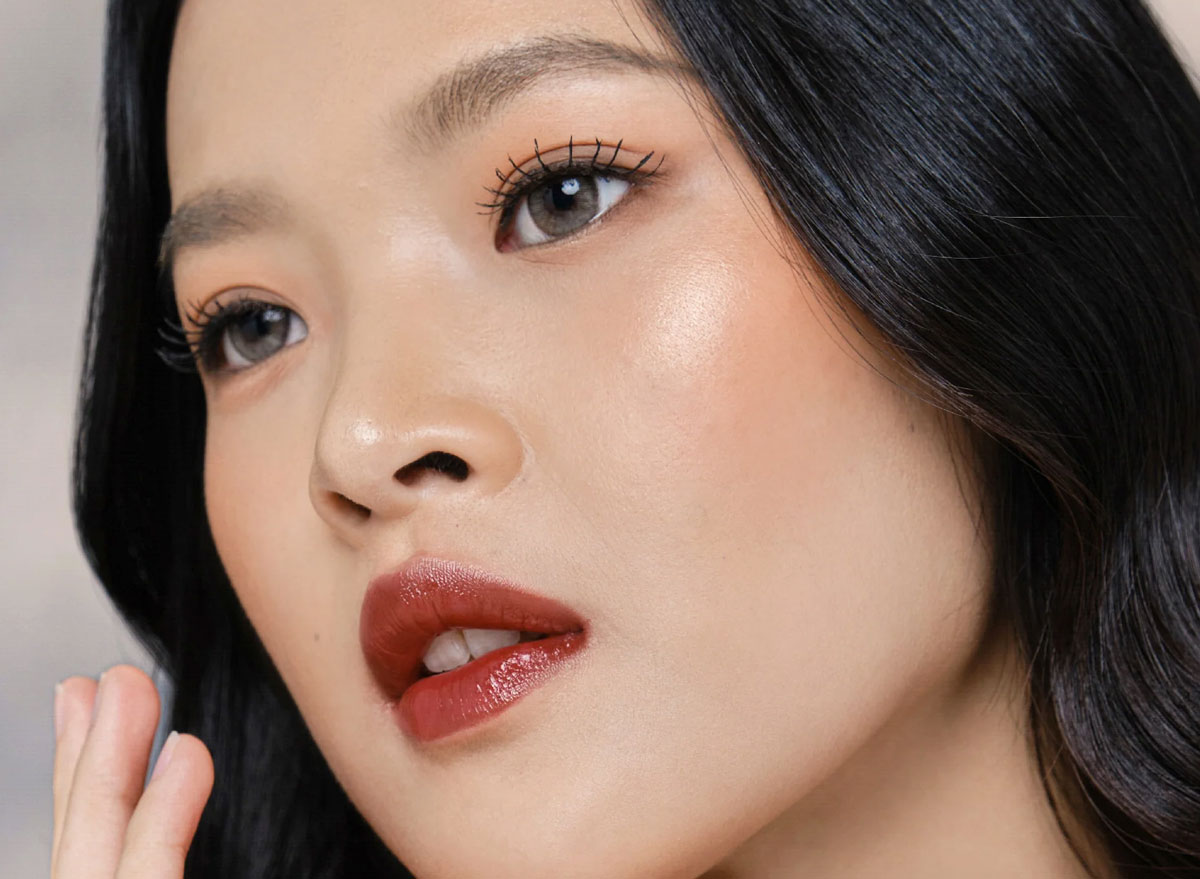 BLP Lip Petals Tinted Lip Balm: Rahasia Bibir Lembap dan Cantik Alami untuk Sehari-hari