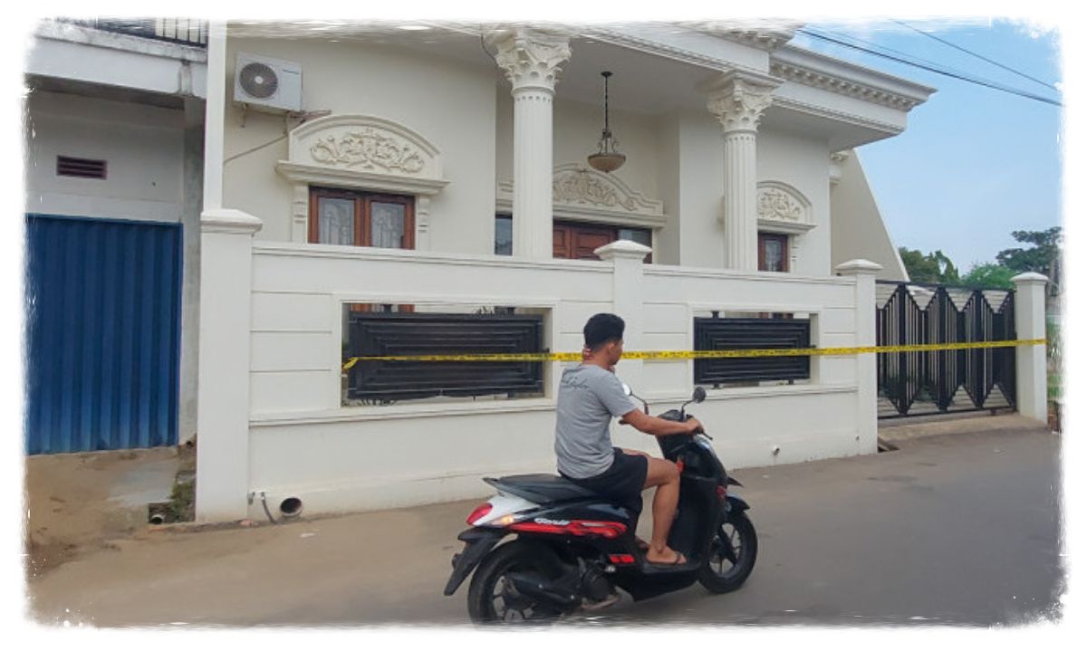 Polisi Pasangi Garis Polisi di Rumah Mewah Antoni, Otak Pembunuhan Sadis Anton Eka Saputra