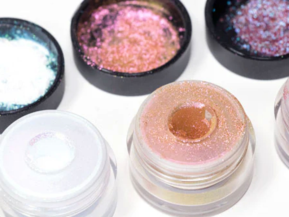 Makeup For Ever Star Lit Diamond Powder: Kilau Serbaguna untuk Tampilan Glamor